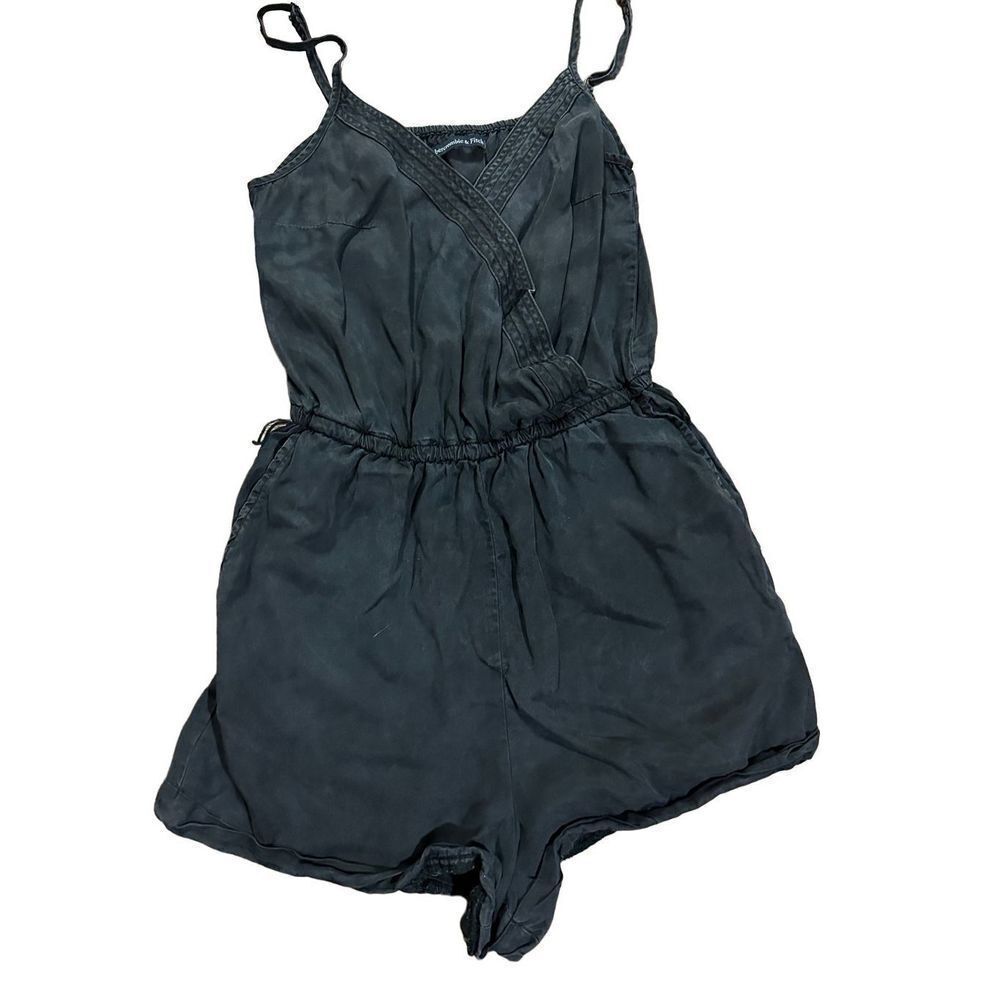 Abercrombie & Fitch black romper sz small